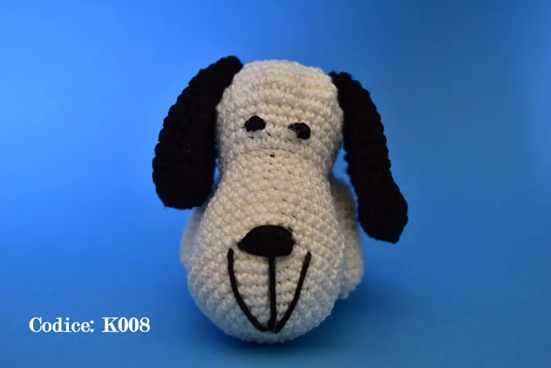 Pupazzo amigurumi a forma di cagnolino